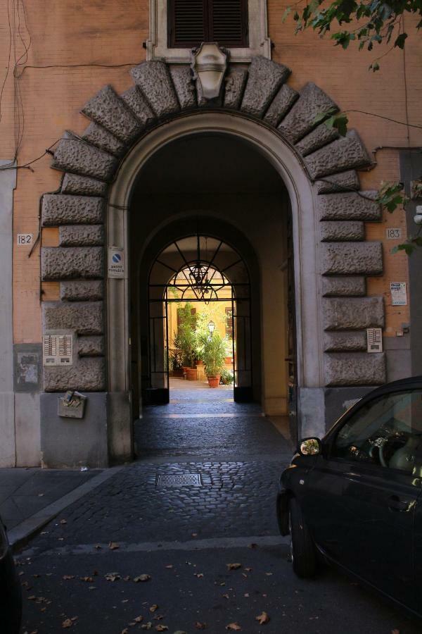 Hazelrome Apartment Bagian luar foto